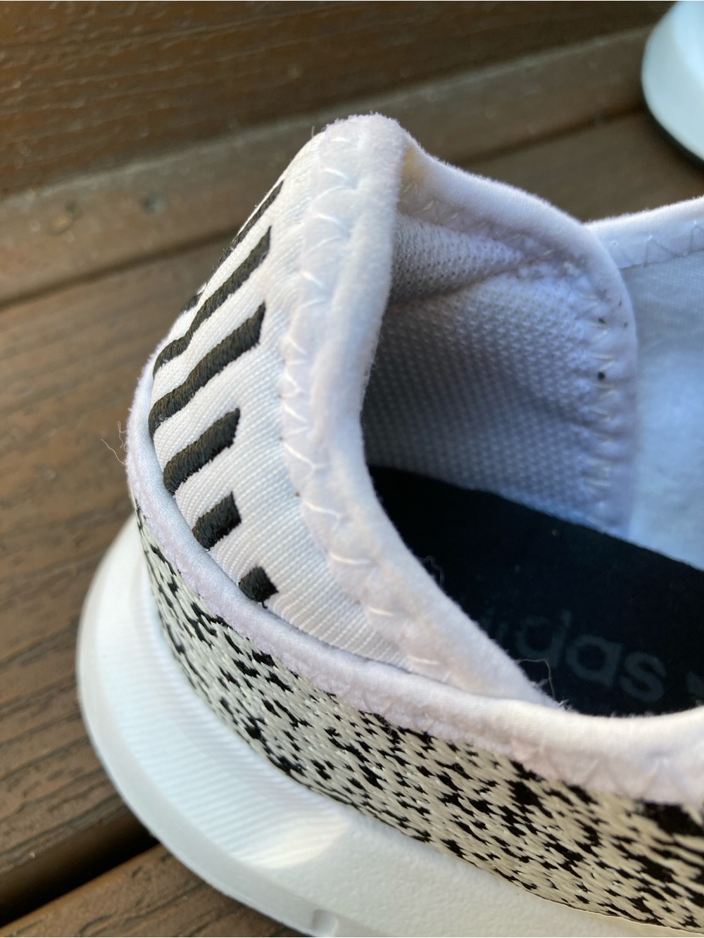 Adidas size 9 Swift Run X white and black speckled slip on sneakers - Picture 11 of 11
